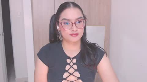 Snapshot of eve_rox18 chatting on August 9, 9:47 am Eve Rox18 online show from August 9, 9:47 am