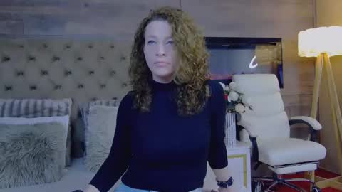 EveHamilton online show from January 23, 7:40 pm