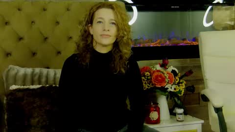 EveHamilton online show from January 17, 8:01 pm