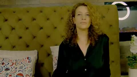 Snapshot of evehamilton chatting on February 2, 8:51 pm EveHamilton online show from February 2, 8:51 pm