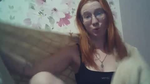 Snapshot of eveliina_shy chatting on February 12, 3:29 pm Evelina online show from February 12, 3:29 pm
