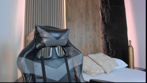 E V E L I N online show from February 24, 2:20 am