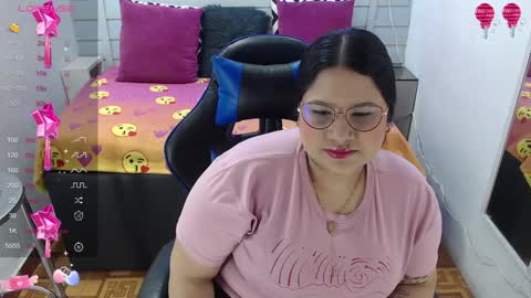 Snapshot of evelin_zaens chatting on January 17, 4:06 am evelin zaens online show from January 17, 4:06 am