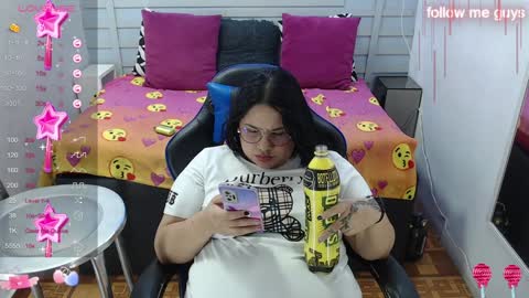 Snapshot of evelin_zaens chatting on January 18, 10:06 am evelin zaens online show from January 18, 10:06 am