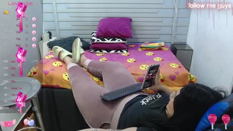 Snapshot of evelin_zaens chatting on February 8, 9:56 am evelin zaens online show from February 8, 9:56 am