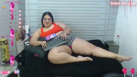 Snapshot of evelin_zaens chatting on March 1, 9:29 am evelin zaens online show from March 1, 9:29 am