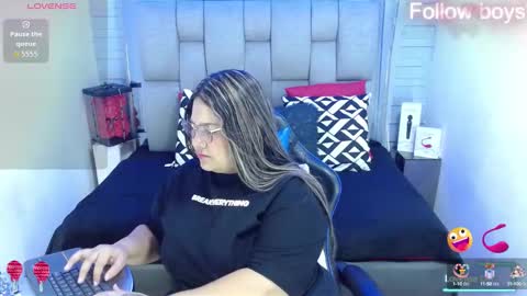 Snapshot of evelin_zaens chatting on October 12, 4:22 am evelin zaens online show from October 12, 4:22 am