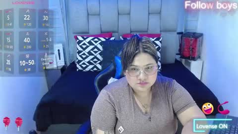 Snapshot of evelin_zaens chatting on October 14, 4:57 am evelin zaens online show from October 14, 4:57 am