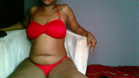 Snapshot of evelina_dripingpussy chatting on December 19, 6:01 pm Evelina dripingpussy online show from December 19, 6:01 pm