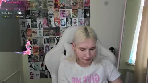 Evelina online show from March 1, 8:16 am