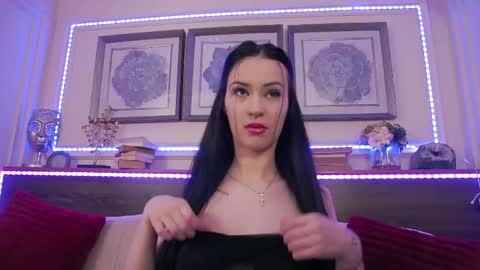 Evelin online show from May 10, 11:15 am