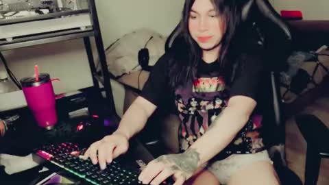 evelyn420521 online show from May 27, 8:11 am