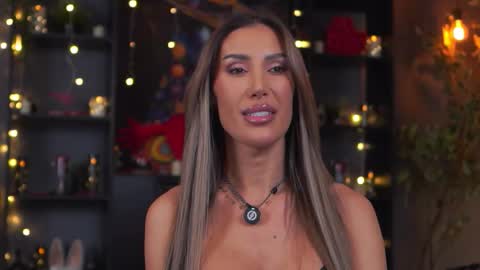 Evelyn online show from February 24, 7:12 pm