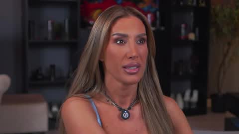Snapshot of evelyn_evyy chatting on April 21, 6:12 pm Evelyn online show from April 21, 6:12 pm