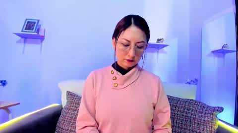 Snapshot of evelyn_miller___ chatting on February 23, 7:11 pm evelyn_miller___ online show from February 23, 7:11 pm