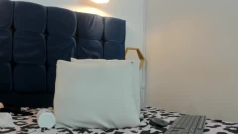 Snapshot of evelyn_morgan1 chatting on December 29, 6:14 am evelyn_morgan1 online show from December 29, 6:14 am