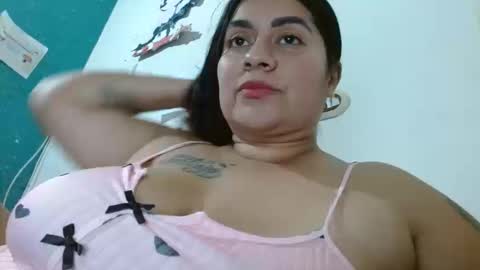 Snapshot of evelyn_stormm chatting on October 15, 1:28 am evelyn stormm online show from October 15, 1:28 am