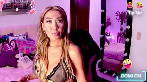 EvelynaGrey online show from November 13, 5:28 am