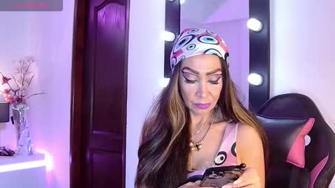 EvelynaGrey online show from February 22, 11:14 pm