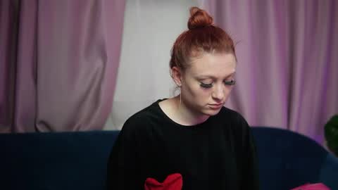  Evelyn  online show from May 24, 8:03 pm