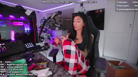 Evelyne online show from December 27, 10:34 am