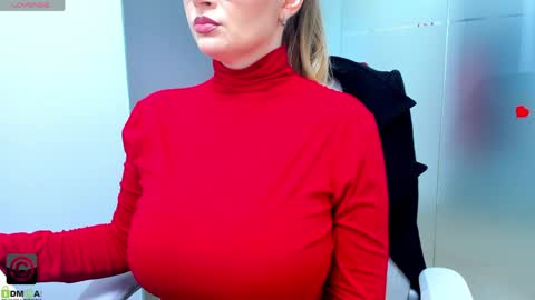 evelyne_rose online show from April 1, 4:46 am