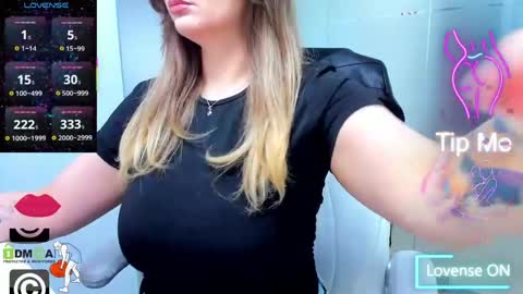 evelyne_rose online show from May 29, 5:27 am