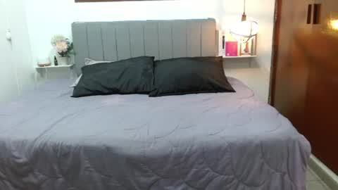 Snapshot of evelynn_fox_ chatting on July 25, 6:49 pm evelynn_fox_ online show from July 25, 6:49 pm