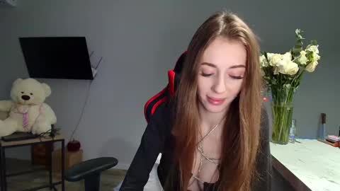 Snapshot of evelynn_mooree chatting on December 13, 1:26 am evelynn_mooree online show from December 13, 1:26 am