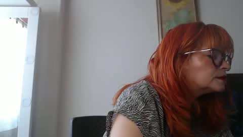 Snapshot of evelynsmithcol chatting on February 9, 3:05 pm Evelyn Smith online show from February 9, 3:05 pm