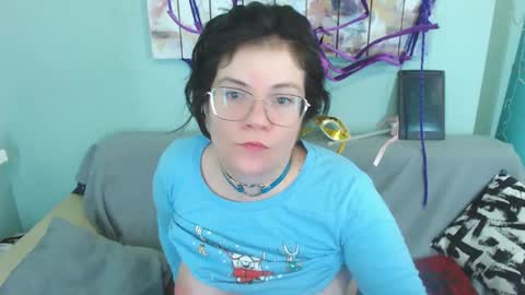 Everly online show from December 25, 7:56 pm