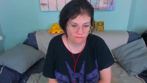 Everly online show from February 11, 4:01 pm