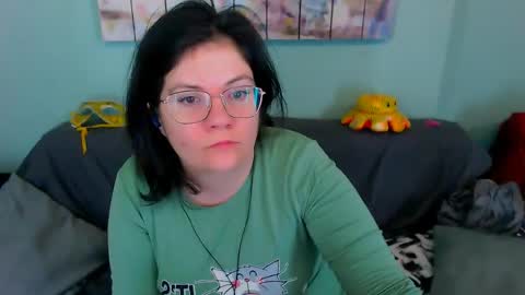 Everly online show from May 3, 10:38 pm