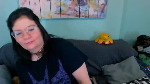 Everly online show from May 6, 3:13 am