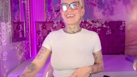 everlyn_sexx online show from May 7, 2:44 pm