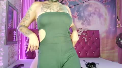 everlyn_sexx online show from May 15, 1:29 pm