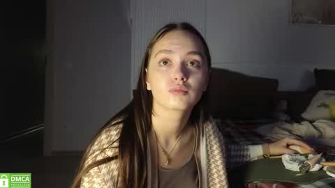 evi_woow online show from November 17, 10:15 pm