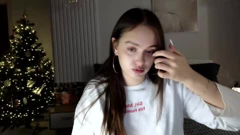 evi_woow online show from December 14, 7:51 pm
