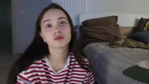 evi_woow online show from May 4, 9:00 pm