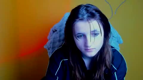 Evie online show from November 11, 12:16 pm