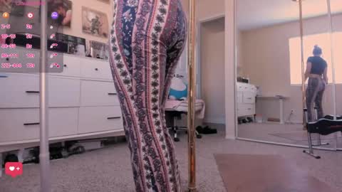 Snapshot of evie_luna chatting on April 4, 11:13 pm Evie Luna online show from April 4, 11:13 pm