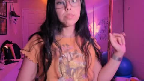 Snapshot of evie_luna chatting on May 2, 3:44 am Evie Luna online show from May 2, 3:44 am
