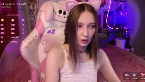 Snapshot of evie_rosen chatting on May 8, 12:16 am Evie online show from May 8, 12:16 am