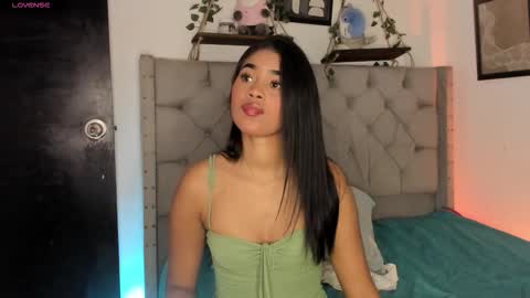 Ivi Alejandra  online show from October 30, 2:29 pm