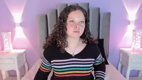 evierouse_ online show from May 15, 7:54 pm