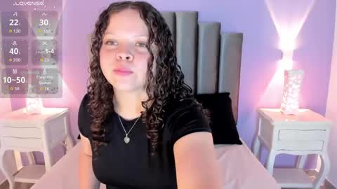 evierouse_ online show from May 22, 7:41 pm