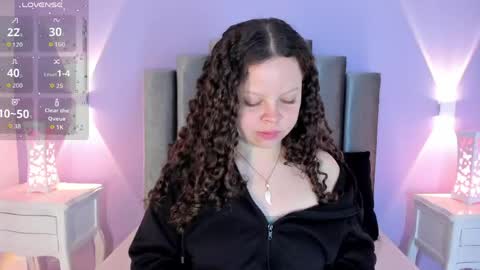 evierouse_ online show from May 29, 8:07 pm
