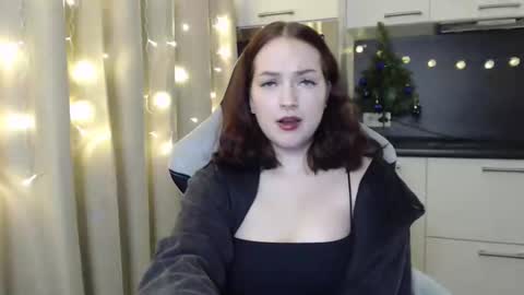 Snapshot of eviik chatting on December 5, 8:22 pm Lessie online show from December 5, 8:22 pm