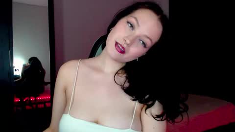 Snapshot of eviik chatting on November 21, 8:29 pm Lessie online show from November 21, 8:29 pm