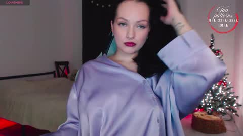 Snapshot of eviik chatting on December 16, 7:30 pm Lessie online show from December 16, 7:30 pm